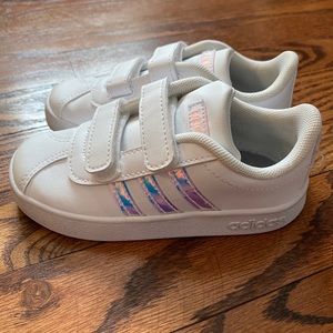 Girls adidas size 8C